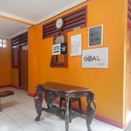 Oyo Life 3034 Taman Melati Hotel Depok Kültér fotó
