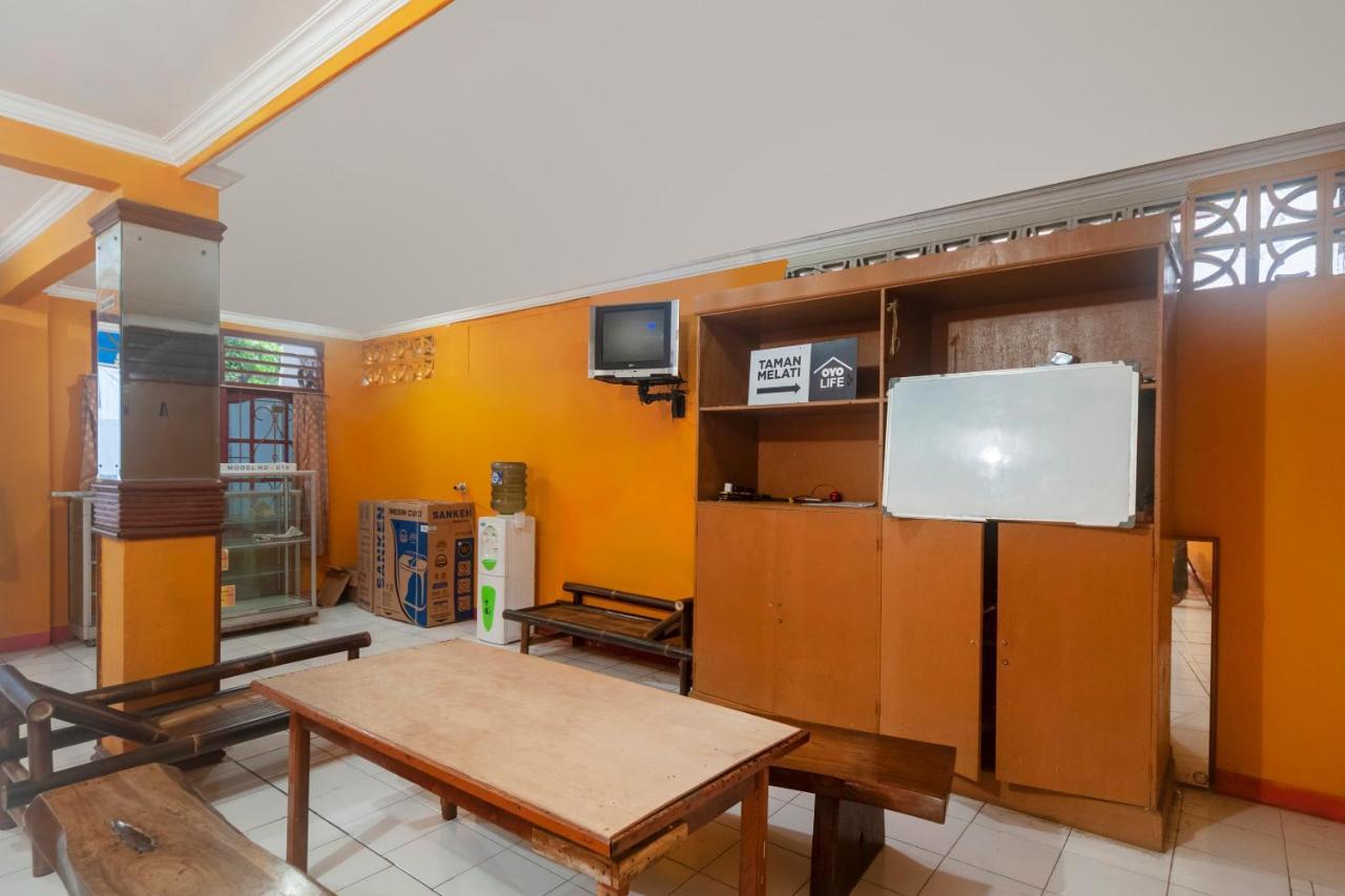 Oyo Life 3034 Taman Melati Hotel Depok Kültér fotó