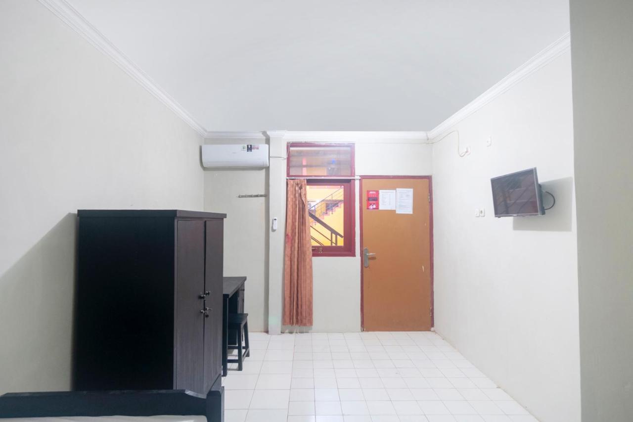 Oyo Life 3034 Taman Melati Hotel Depok Kültér fotó