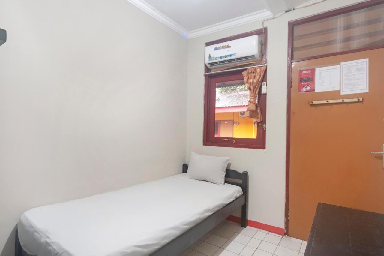 Oyo Life 3034 Taman Melati Hotel Depok Kültér fotó