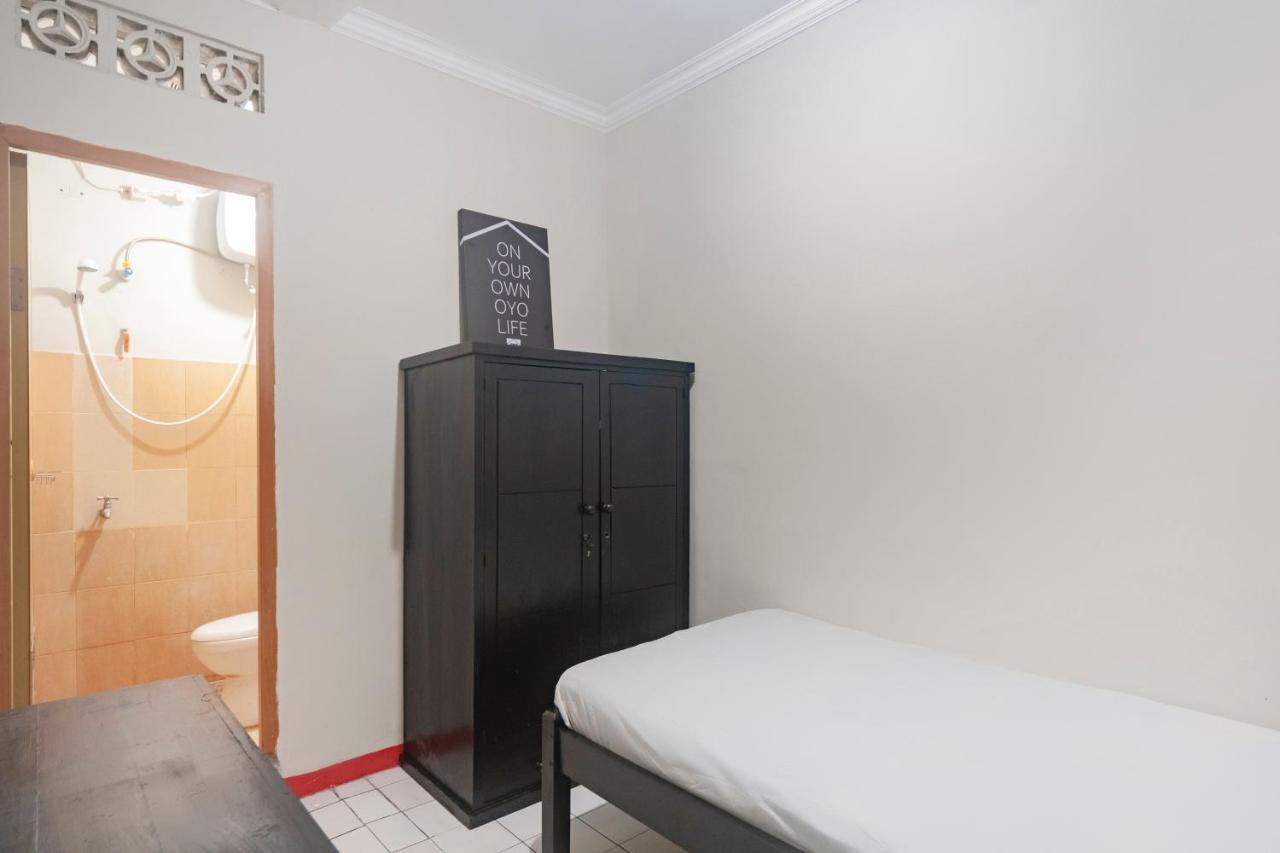 Oyo Life 3034 Taman Melati Hotel Depok Kültér fotó