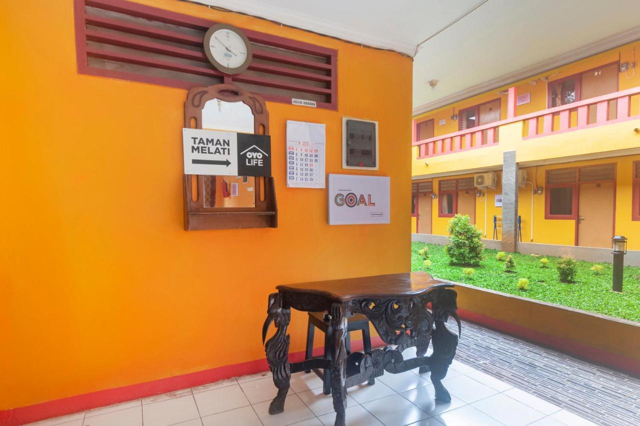 Oyo Life 3034 Taman Melati Hotel Depok Kültér fotó