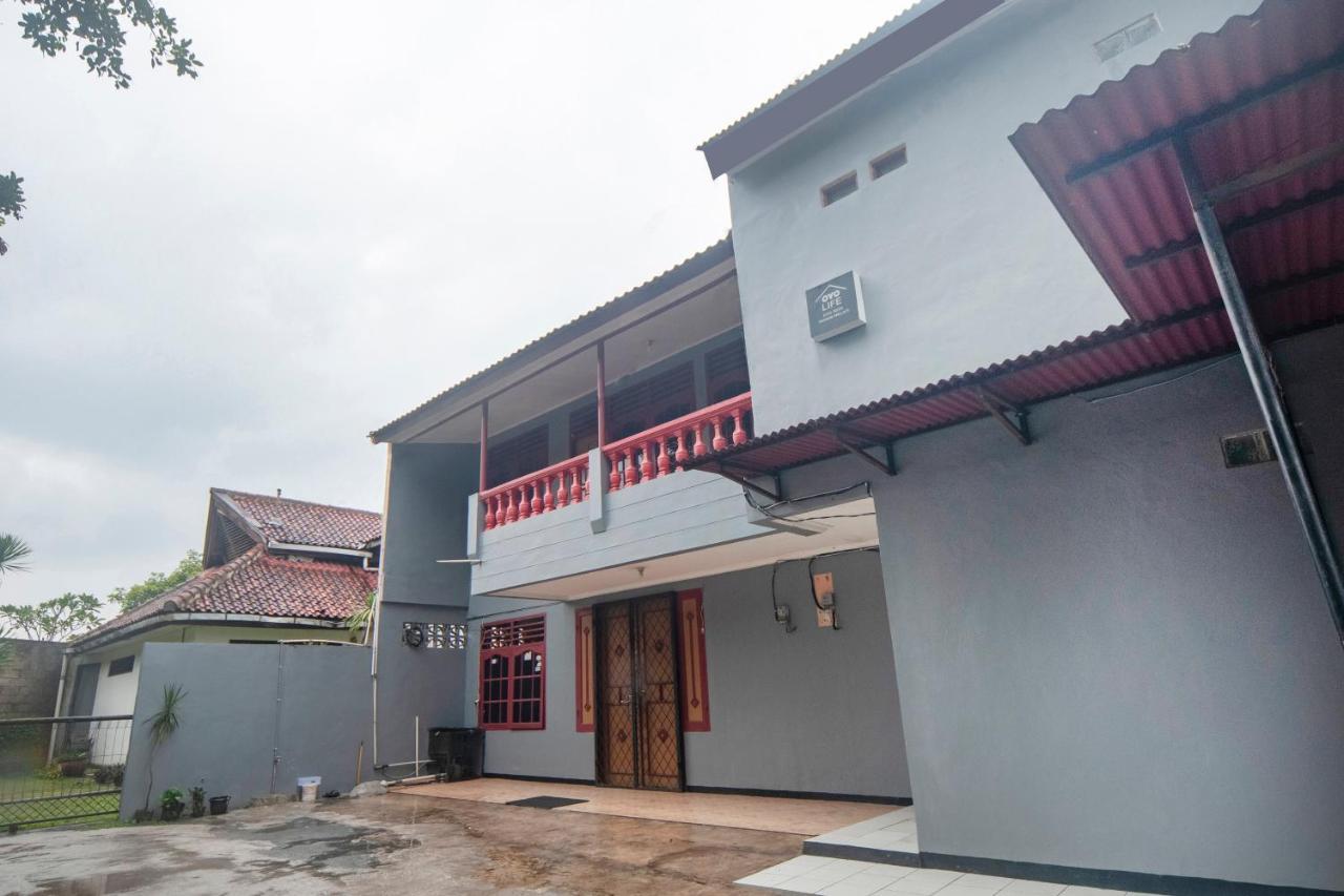 Oyo Life 3034 Taman Melati Hotel Depok Kültér fotó