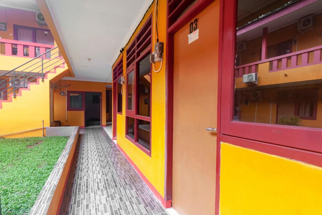 Oyo Life 3034 Taman Melati Hotel Depok Kültér fotó