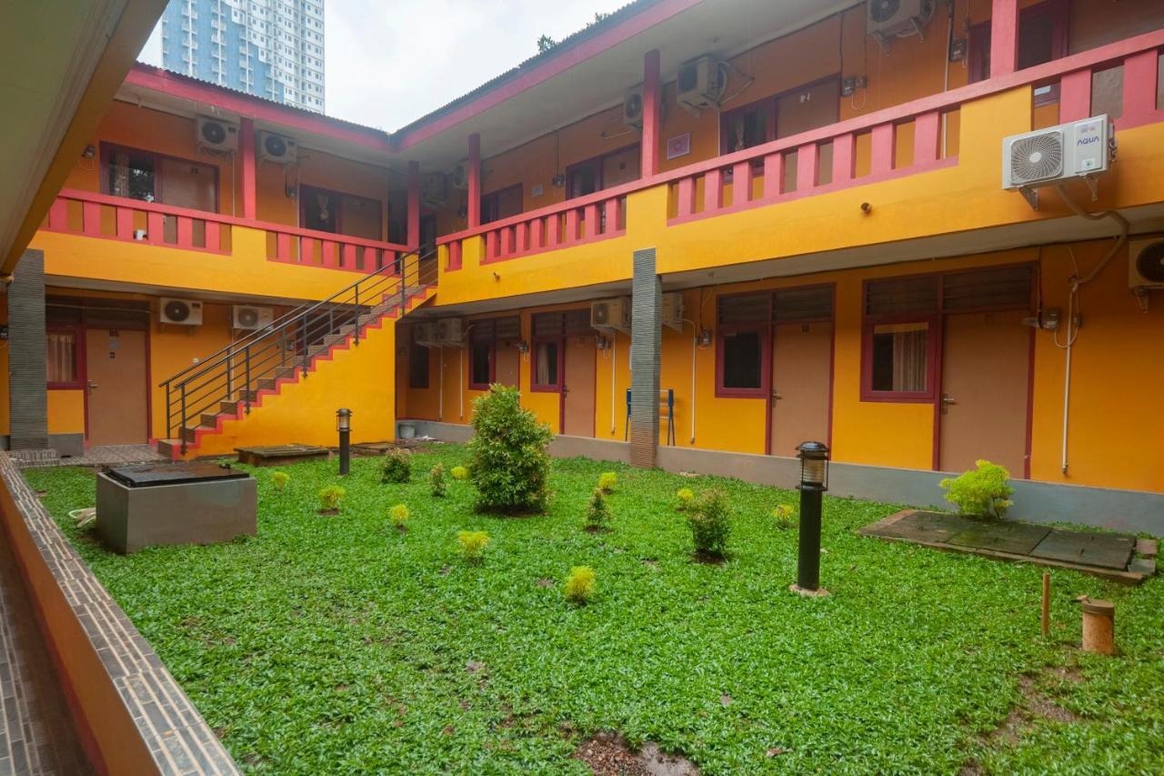 Oyo Life 3034 Taman Melati Hotel Depok Kültér fotó