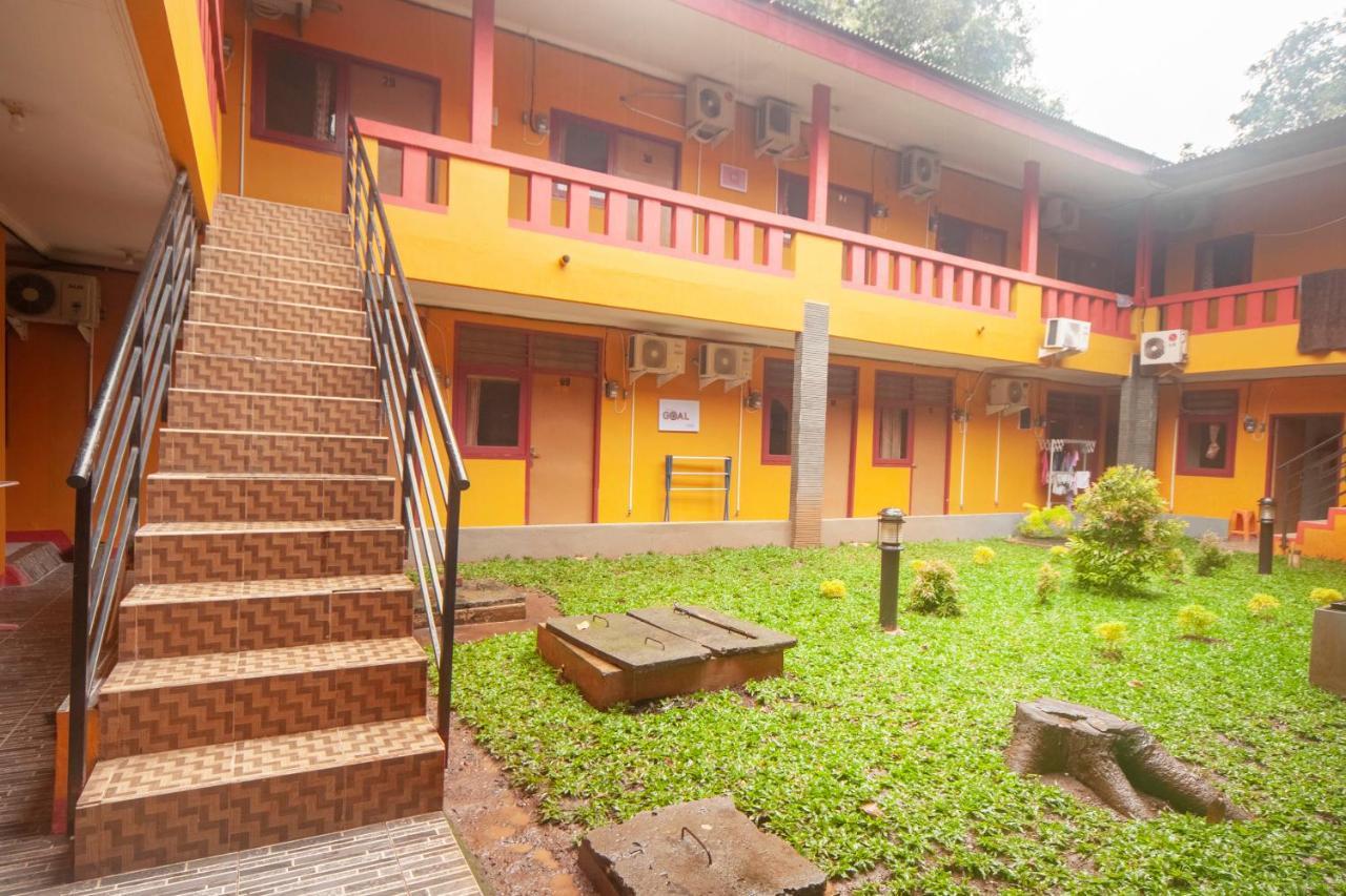 Oyo Life 3034 Taman Melati Hotel Depok Kültér fotó